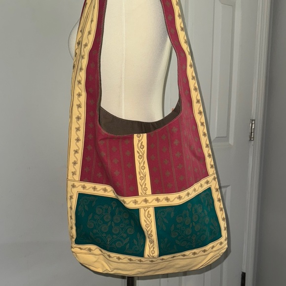 Vibrant Red and Green Hobo Bag with Stylish Trim - Picture 1 of 5